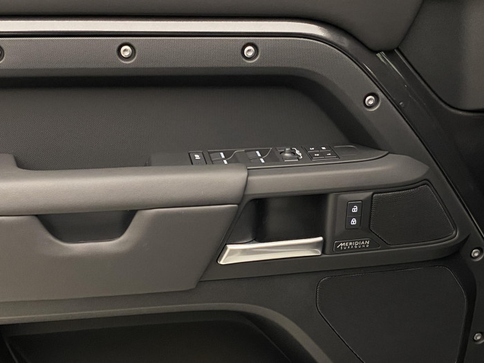 Land Rover Defender 110 D300 X-DYNAMIC HSE AWD AUT 3.0 d Dynamic