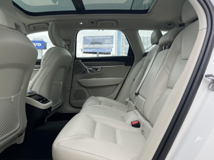 Volvo V90 CROSS COUNTRY B5 AWD REZERVACE