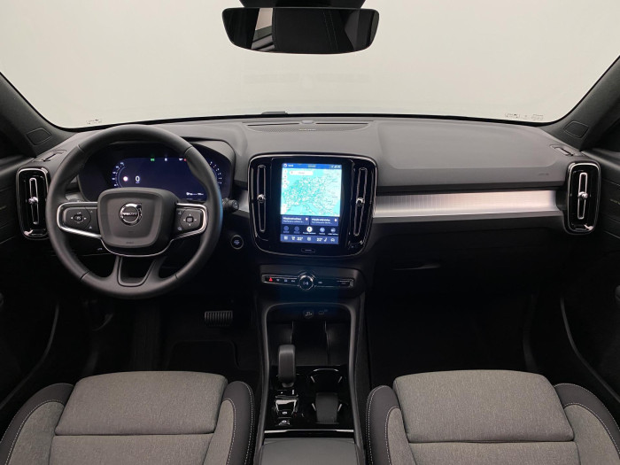 Volvo XC40 B3 DARK PLUS AUT CZ