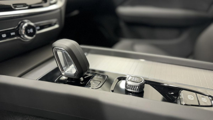 Volvo V60 CROSS COUNTRY REZERVACE