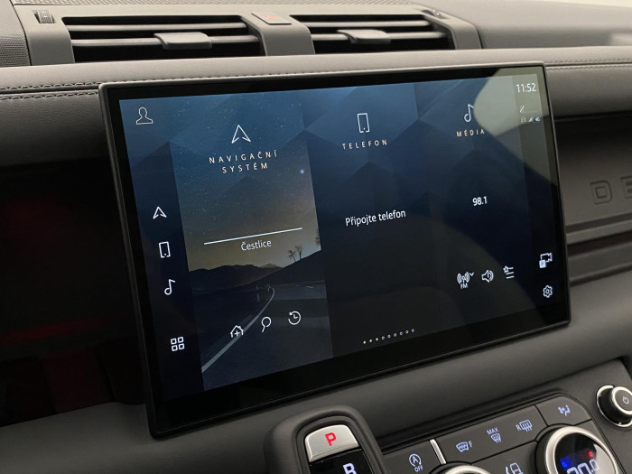 Land Rover Defender 110 D300 X-D HSE REZERVACE 3.0 d d