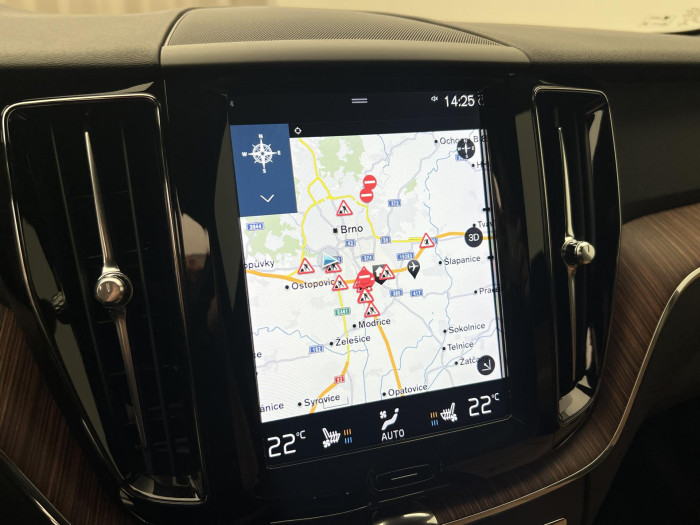 Volvo XC60 T5 AWD INSCRIPTION AUT CZ