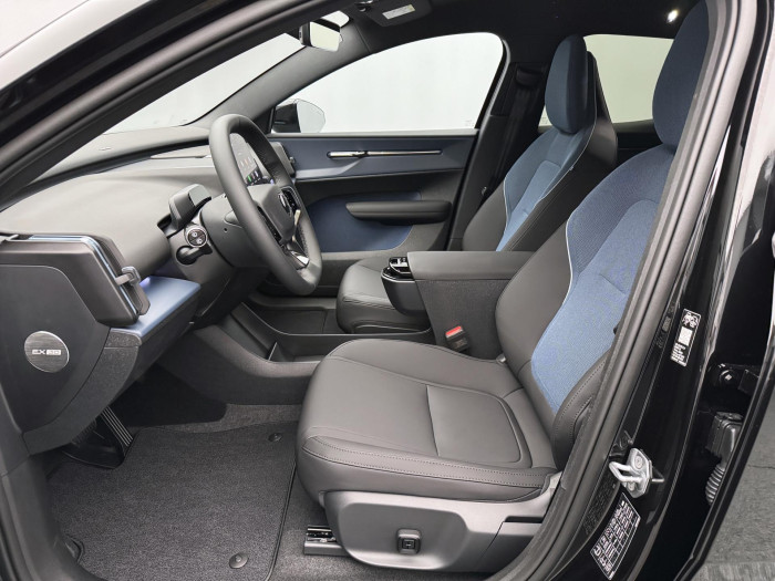 Volvo EX30 BLACK EDITION SINGLE PLUS