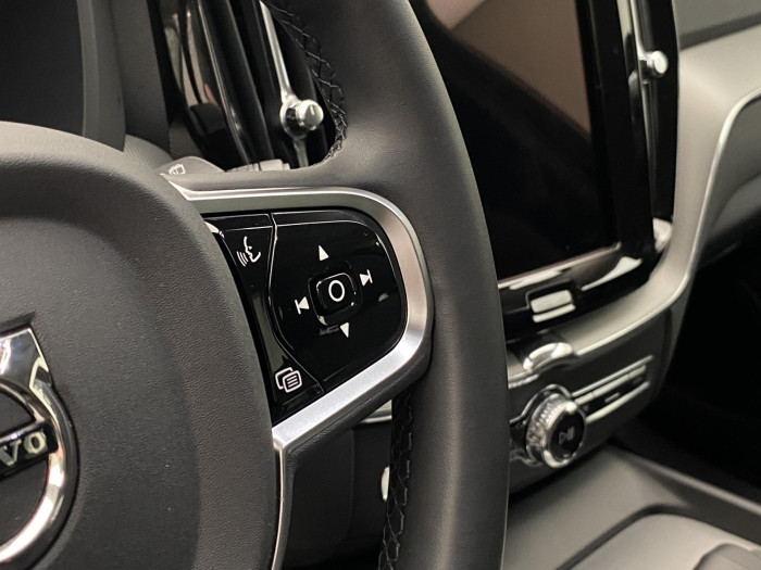 Volvo XC60 B4 AWD DARK PLUS AUT CZ