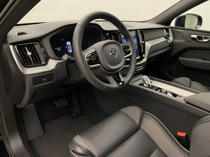 Volvo XC60 B5 AWD PLUS BLACK EDITION AUT