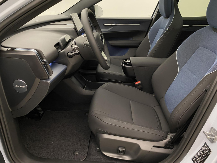 Volvo EX30 CROSS COUNTRY TWIN ULTRA