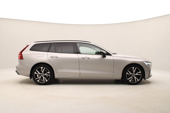 Volvo V60 B4 PLUS DARK AUT 1.maj