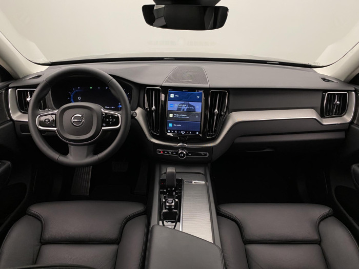 Volvo XC60 B4 AWD PLUS DARK AUT 1.maj