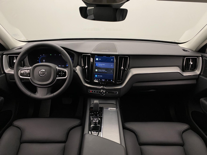 Volvo XC60 B4 PLUS DARK AUT 1.maj
