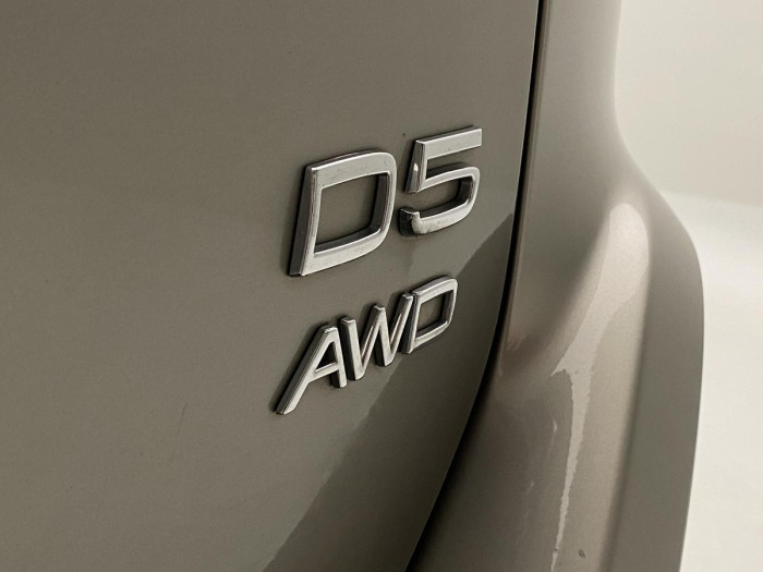 Volvo XC60 D5 AWD MOMENTUM AUT REZERVACE 2.4 d Momentum