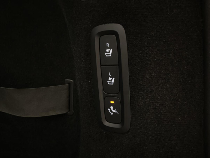 Volvo V90 D5 AWD MOMENTUM REZERVACE 2.0 d Momentum