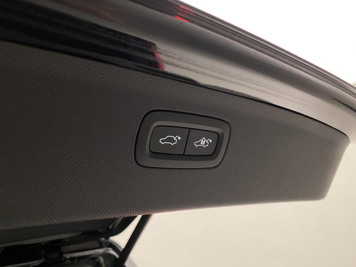 Volvo XC90 T8 AWD INSCRIPTION REZERVACE