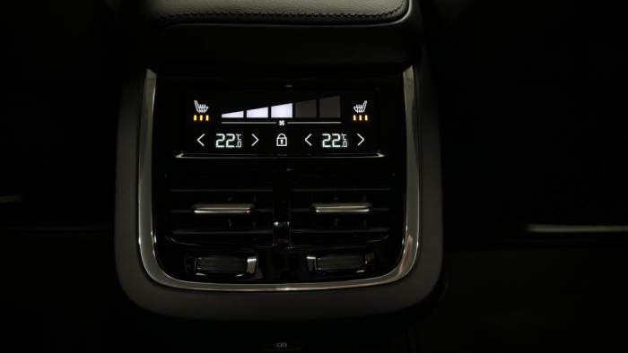 Volvo V60 CROSS COUNTRY REZERVACE
