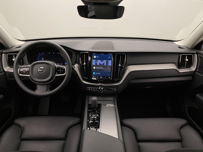 Volvo XC60 B4 AWD PLUS DARK AUT 1.maj