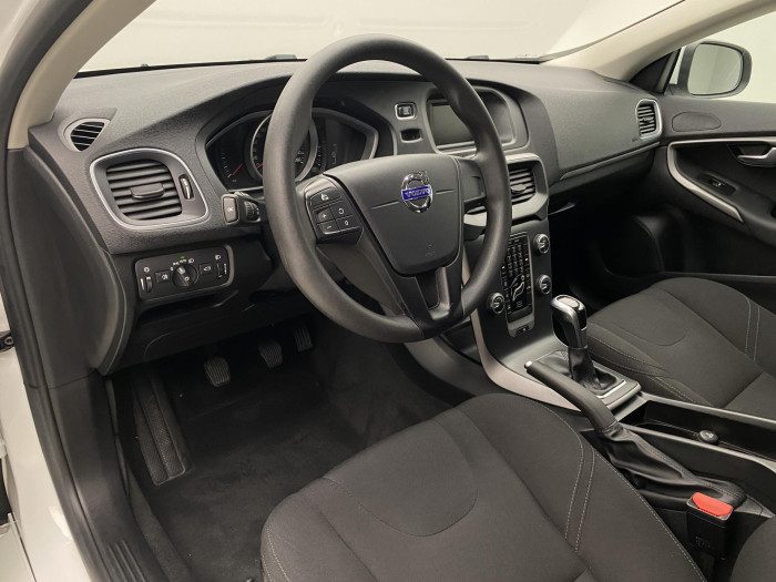 Volvo V40 T2 KINETIC CZ