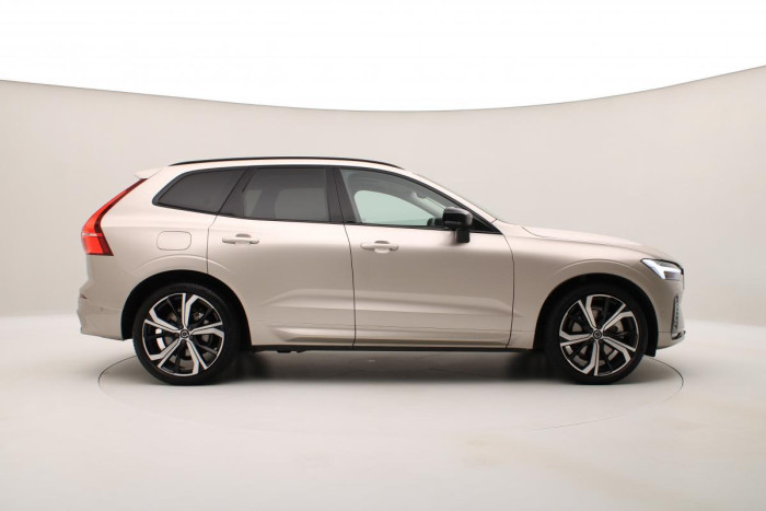Volvo XC60 B5 AWD ULTIMATE REZERVACE