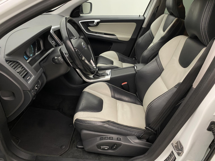 Volvo XC60 D5 AWD SUMMUM AUT CZ 2.4 d Summum