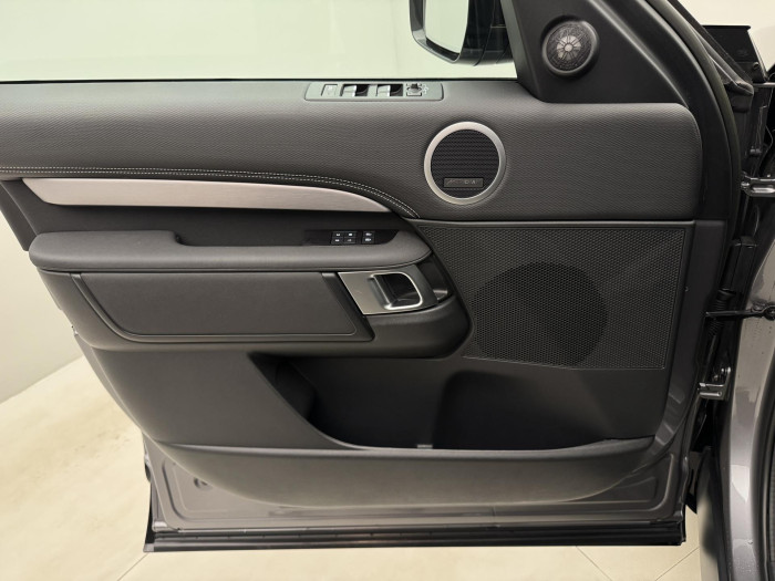 Land Rover Discovery D250 R-DYNAMIC SE REZERVACE 3.0 d Dynamic SE