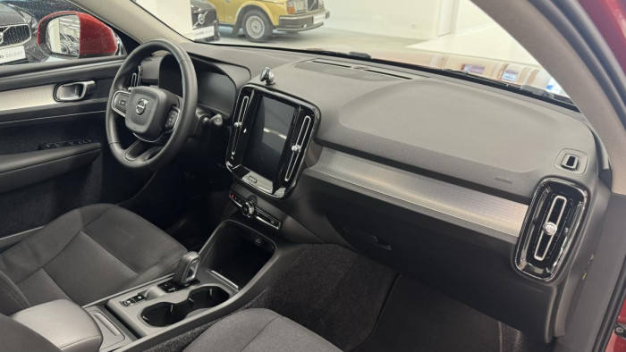 Volvo XC40 T3 MOMENTUM AUT REZERVACE 1.5 Momentum