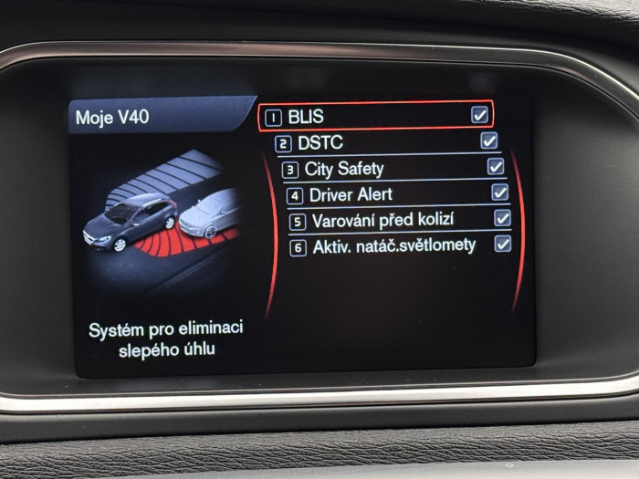 Volvo V40 CC D3 MOMENTUM AUT CZ 1.maj 2.0 d CC CC Momentum