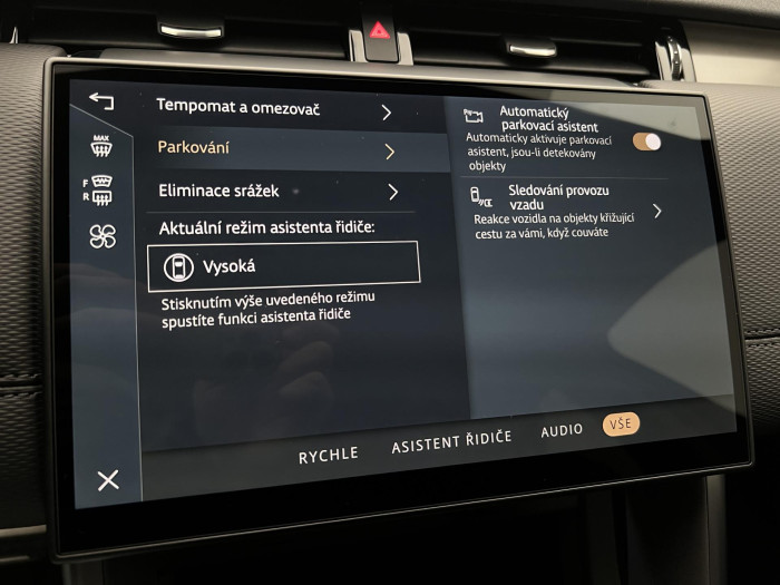 Land Rover Discovery Sport D200 DYNAMIC SE AWD Aut 2.0 d Dynamic SE