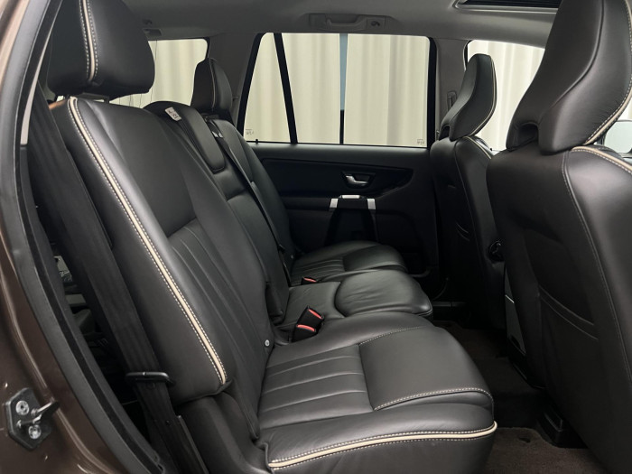 Volvo XC90 D5 AWD SUMMUM 7MÍSTNÁ AUT 2.4 d Summum