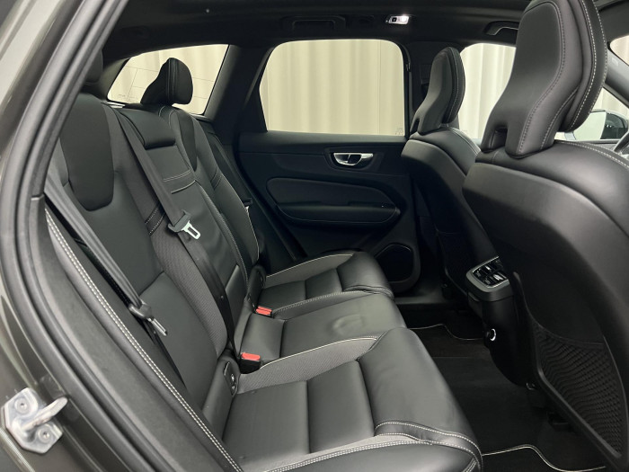 Volvo XC60 T4 R-DESIGN AUT