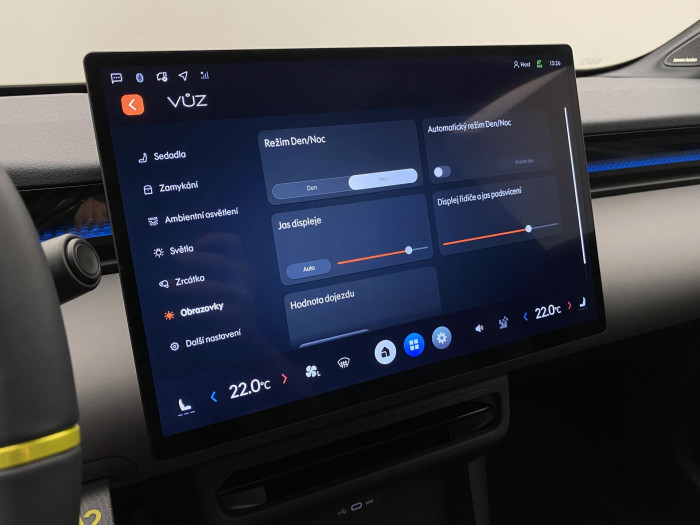 Lynk & Co 02 MORE PŘEDVÁDĚCÍ VŮZ