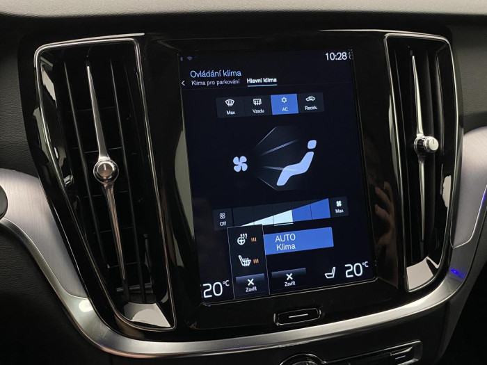 Volvo V60 D3 MOMENTUM AUT REZERVACE 2.0 d Momentum