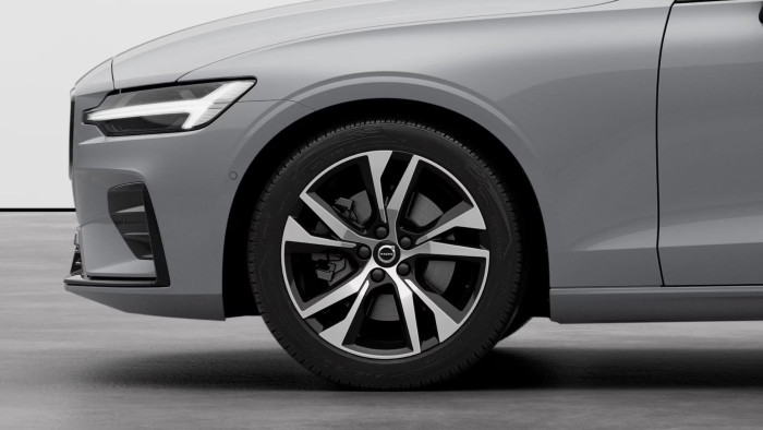 Volvo V60 B4 DARK PLUS AUT