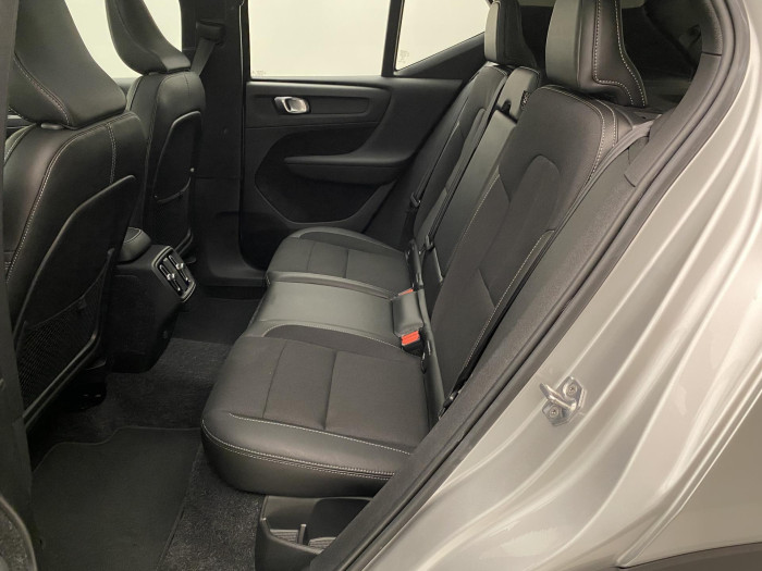Volvo XC40 T5 AWD MOMENTUM AUT CZ 1.maj 2.0 Momentum