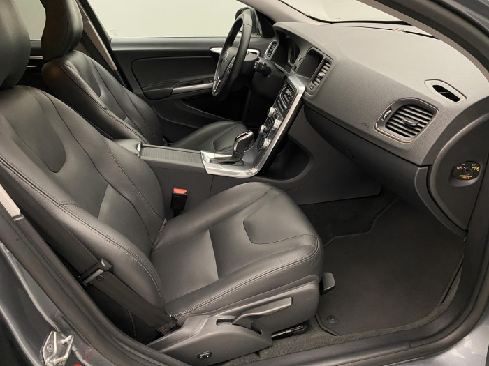 Volvo V60 D4 MOMENTUM AUT CZ 2.0 d Momentum