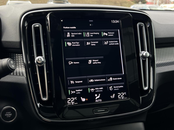 Volvo XC40 B4 AWD R-DESIGN Aut 1.maj.