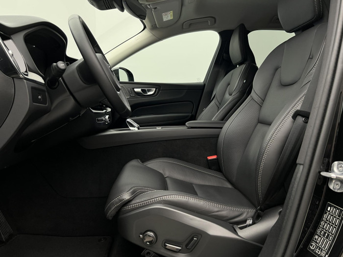 Volvo XC60 B5 AWD PLUS DARK AUT 1.maj.