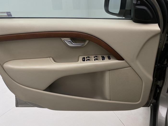 Volvo V70 D5 AWD SUMMUM AUT CZ 2.4 d Summum