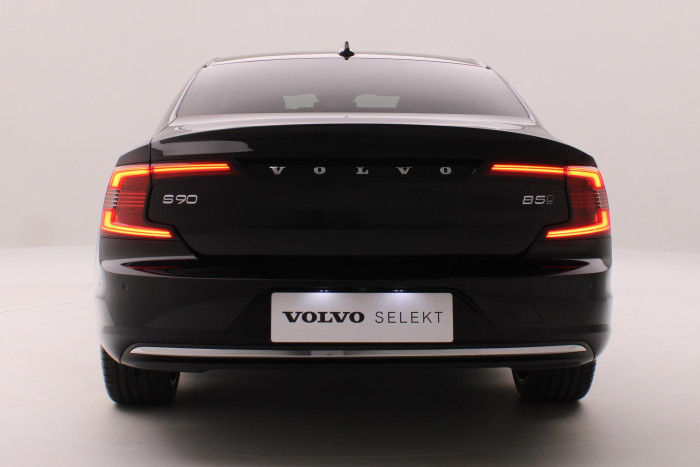 Volvo S90 B5 AWD BRIGHT REZERVACE