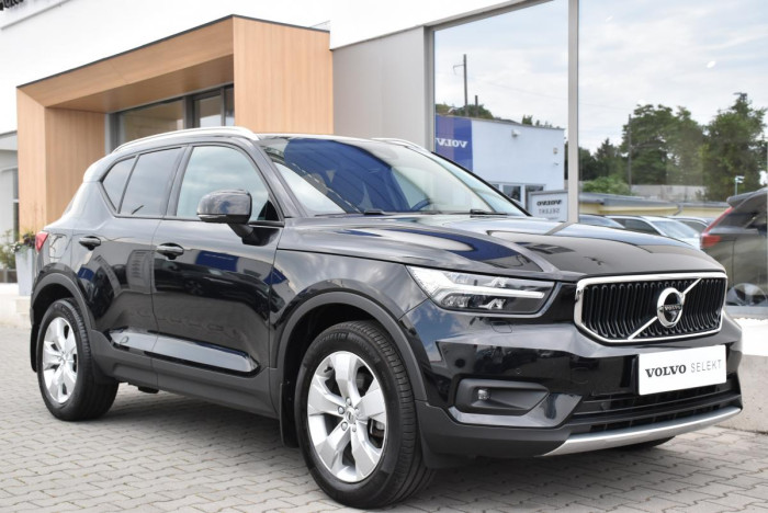 Volvo XC40 B4 AWD MOMENTUM REZERVACE 2.0 Momentum