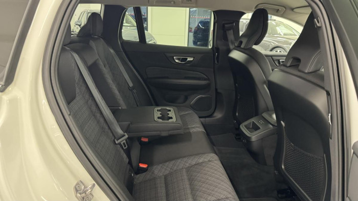 Volvo V60 CROSS COUNTRY REZERVACE