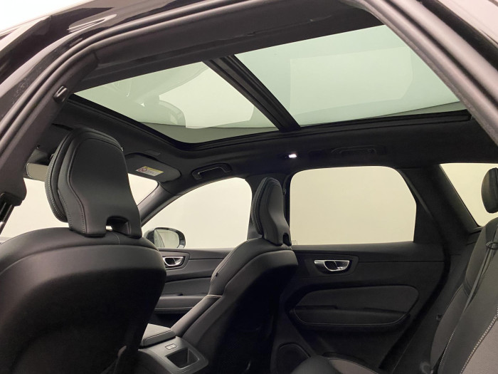 Volvo XC60 B5 AWD PLUS BLACK EDITION AUT