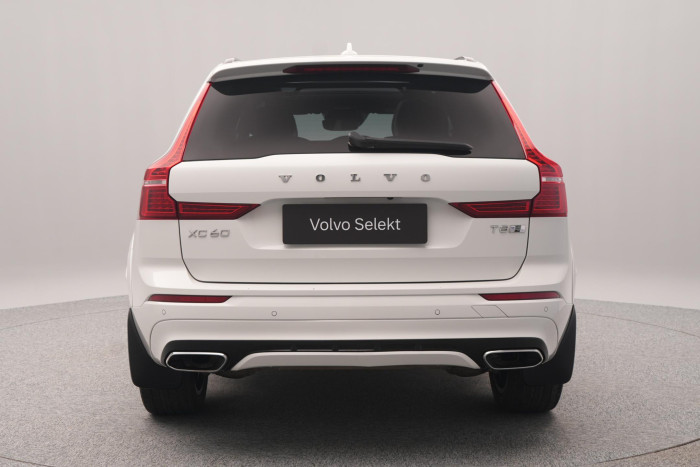 Volvo XC60 T8 AWD RECHARGE REZERVACE