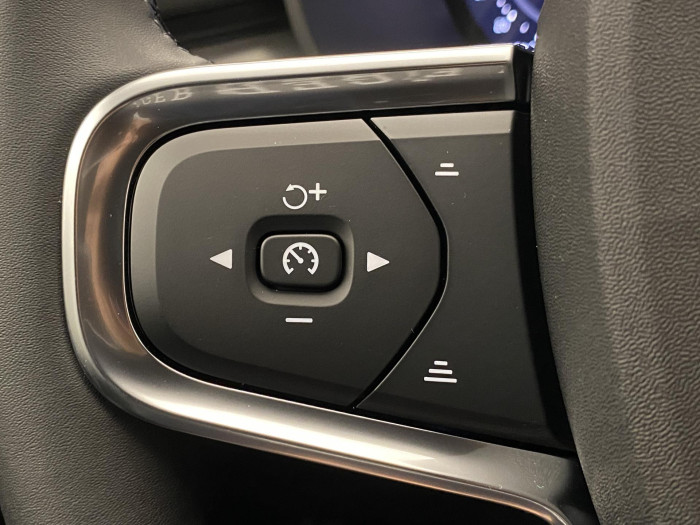 Volvo XC40 B3 AUT DARK PLUS