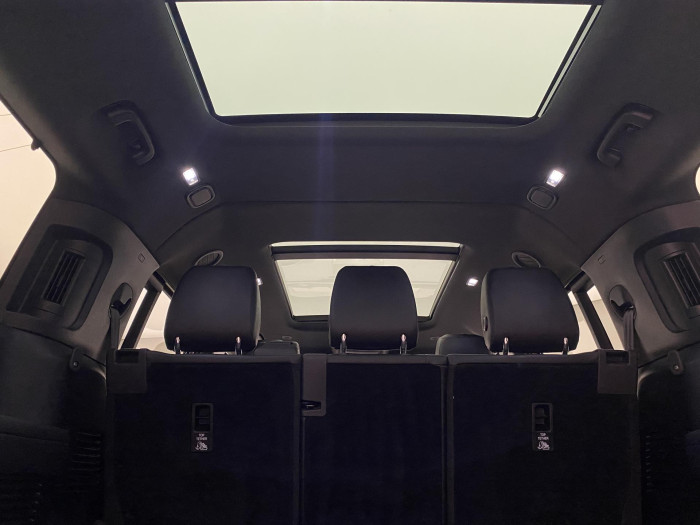 Land Rover Defender 130 D300 SE AWD AUT CZ 3.0 d SE