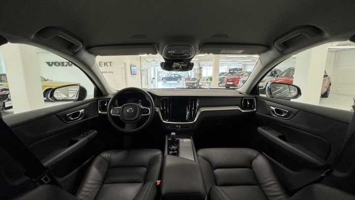 Volvo V60 CROSS COUNTRY B4 AWD REZERVACE