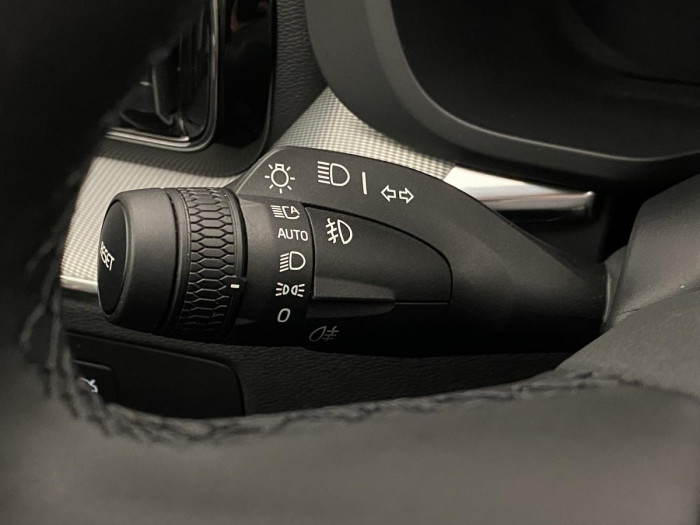 Volvo XC60 B4 PLUS DARK AUT REZERVACE 2.0 Plus