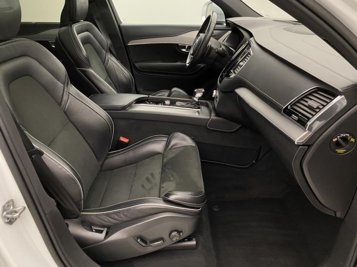 Volvo XC90 D5 AWD R-DESIGN AUT REZERVACE 2.0 d