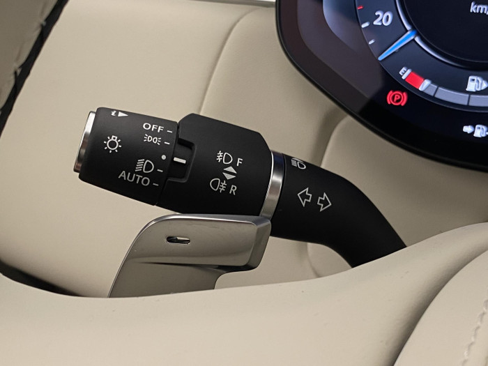 Land Rover Range Rover P550e AUTOBIOGRAPHY SWB