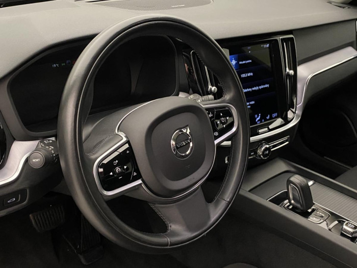 Volvo V60 B4 MOMENTUM REZERVACE 2.0 Momentum