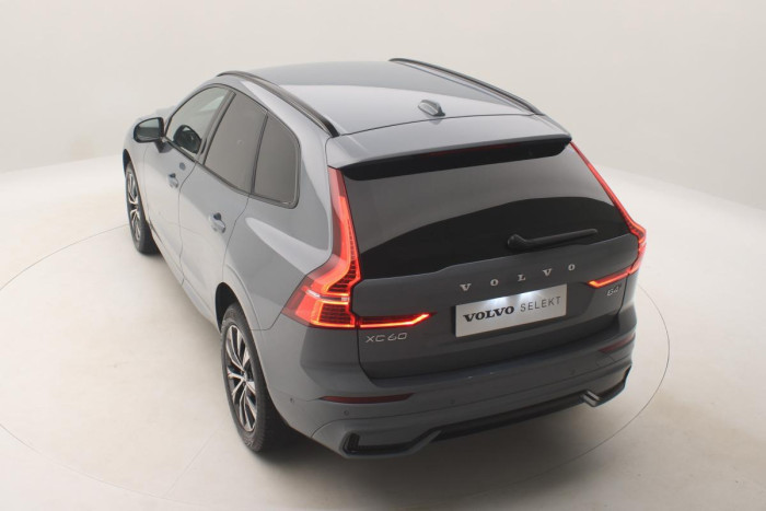 Volvo XC60 B4 AWD PLUS DARK AUT CZ 1.maj.