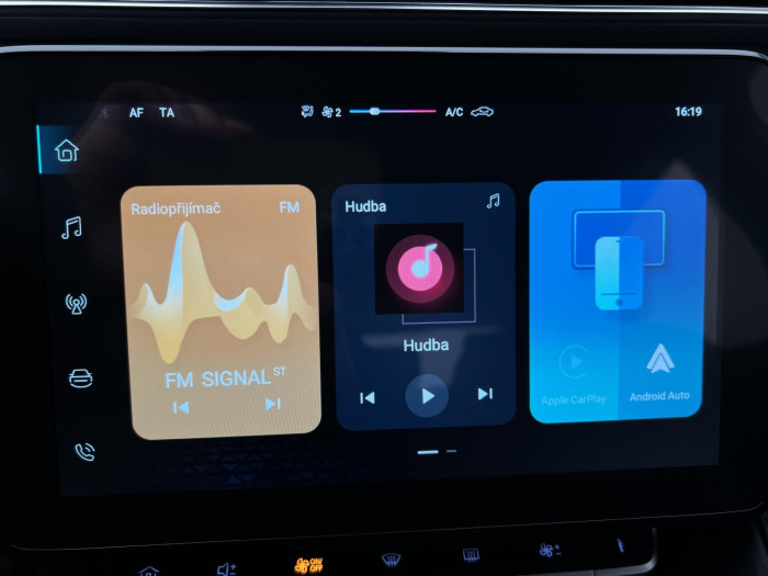 MG ZS 1.0T EXCLUSIVE AUT CZ 1.maj. 1.0 Exclusive