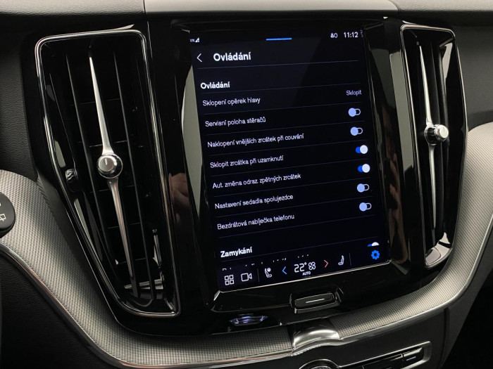 Volvo XC60 B4 AWD PLUS BRIGHT REZERVACE 2.0 Plus